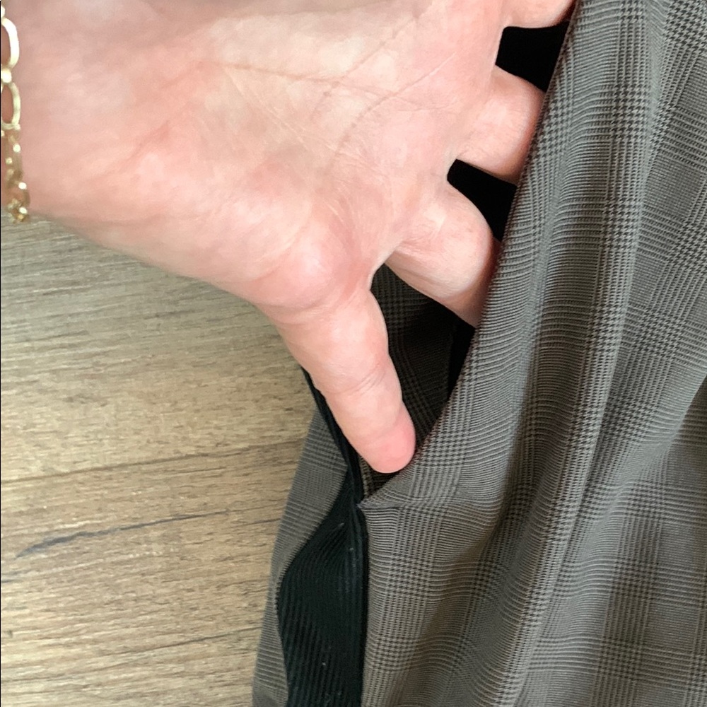 Athleta Brown and Black Cropped Pants - Picture 2 of 7